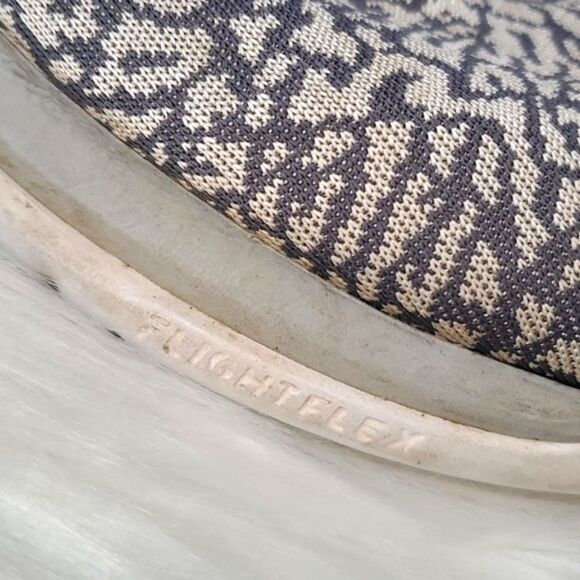 Jordan's Mens Trainer RIGHT SHOE ONLY Gray Wolf Color Mens 11.5 Amputee - Picture 5 of 16